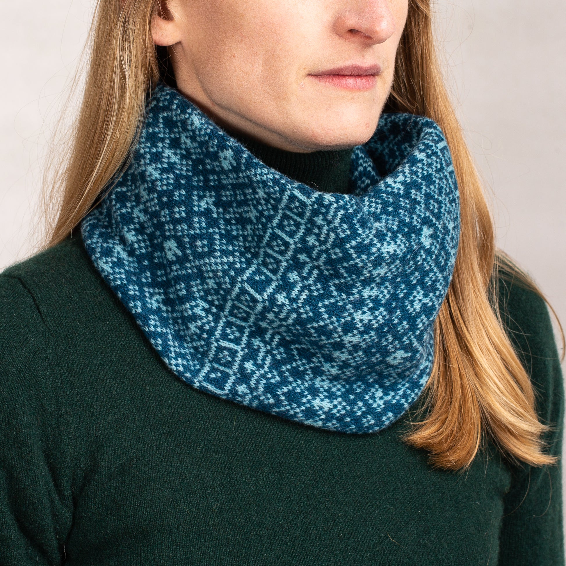 Fair Isle Snood image 8