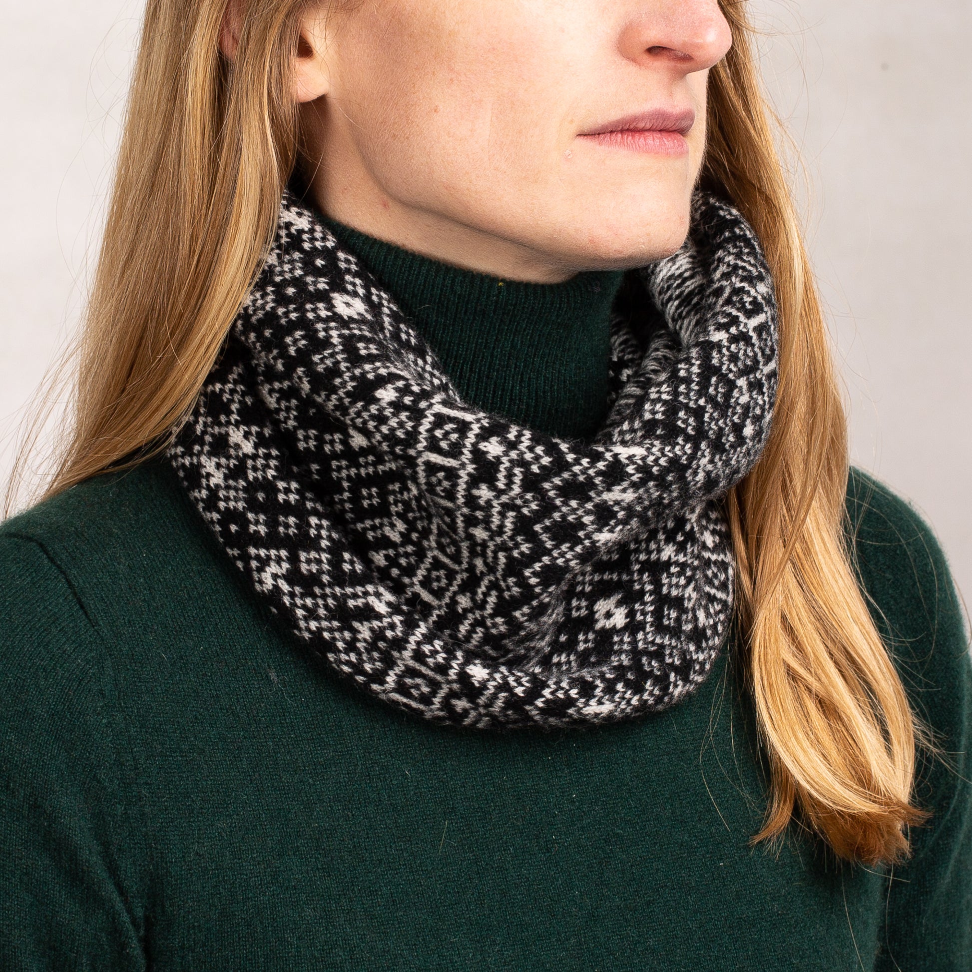 Fair Isle Snood image 11